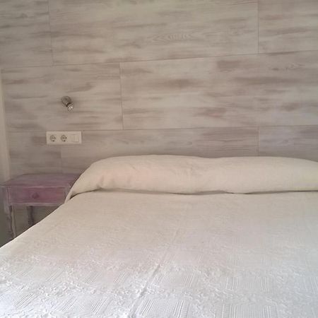 Hostal Paris Ciutadella ثيوداديلا الغرفة الصورة