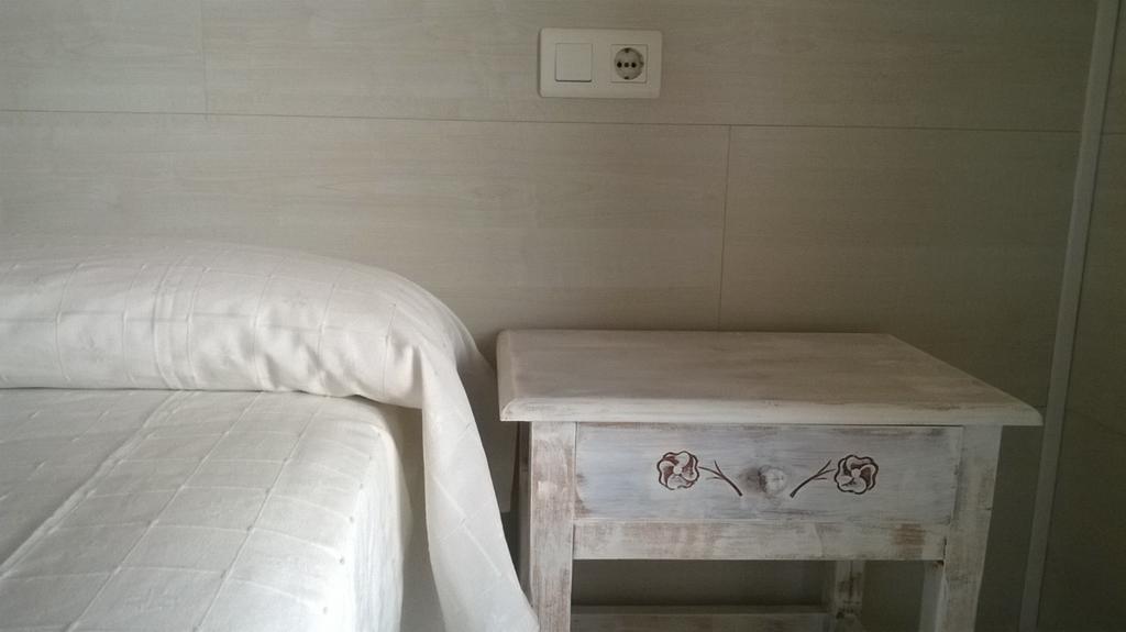 Hostal Paris Ciutadella ثيوداديلا المظهر الخارجي الصورة
