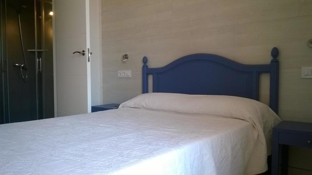 Hostal Paris Ciutadella ثيوداديلا الغرفة الصورة