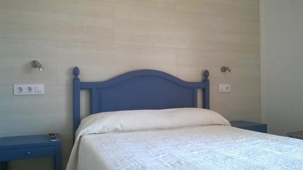 Hostal Paris Ciutadella ثيوداديلا المظهر الخارجي الصورة