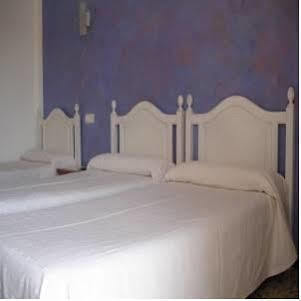 Hostal Paris Ciutadella ثيوداديلا المظهر الخارجي الصورة