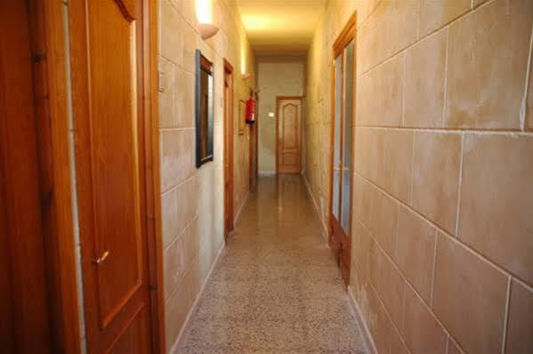 Hostal Paris Ciutadella ثيوداديلا المظهر الخارجي الصورة